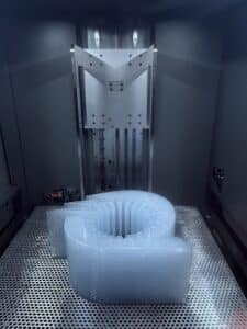 Quickparts renforce son engagement envers la “Limitless Manufacturing” et annonce l’expansion stratégique de sa présence aux États-Unis avec un nouveau Centre d’Excellence Aérospatial/Défense et le lancement américain de Quick Mold